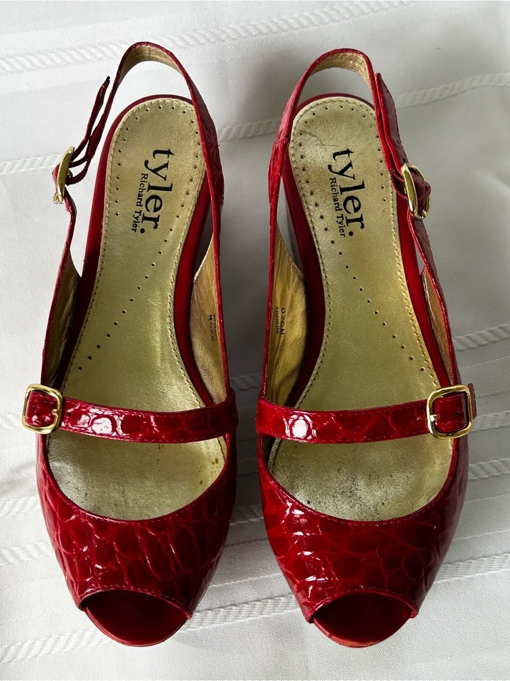 Richard Tyler Womens 7 Red Alligator Platform Wedge Sandal Slingback Gold Buckle